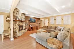 1651-Cozy up to Summit