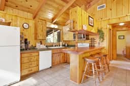 1970- Sunny Bear Cabin