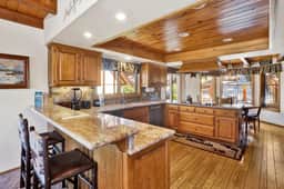 2098-Cove Lakefront Chalet
