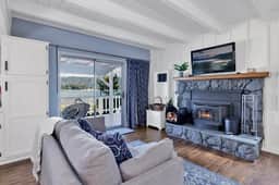 2173-North Shore Chalet