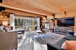 2190-Fox & Bears Retreat