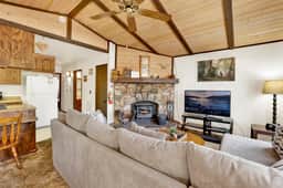 2275-Bearadise Cottage