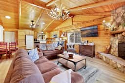2346-Crescenta Pines Log Cabin