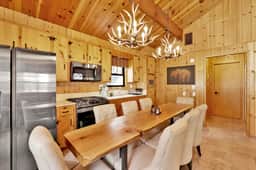2464-Bruin Chalet