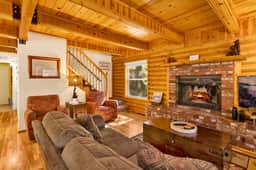 2561-Cub's Cabin