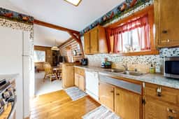124-Lazy Bear Barn