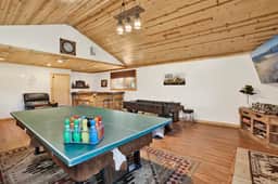 610-Entertainment Cabin