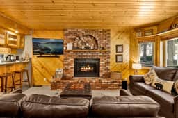 2581-Golden West Cottage