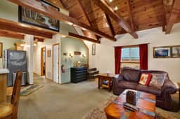 2582-Oakwood Cottage