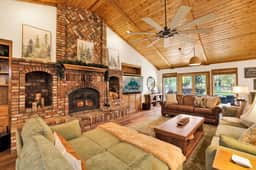 2652- Copper Pine Retreat