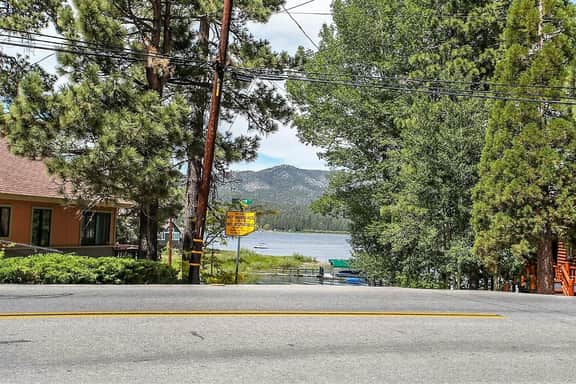 121-Lakeview Fishing House