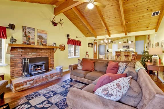 1235-Lazy Bear Lodge