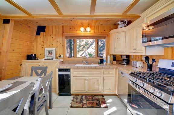 845-Switzerland Ski Chalet