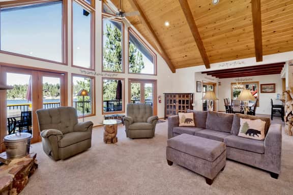 2098-Cove Lakefront Chalet
