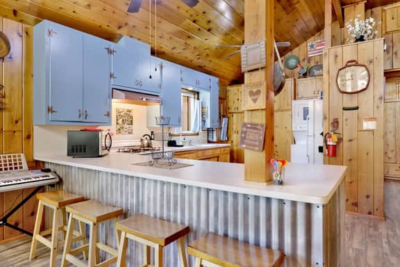 2069 - Bear Cub Cabin