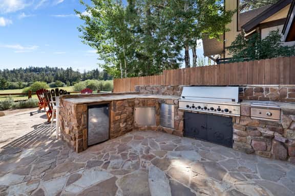 2152-Big Bear Den