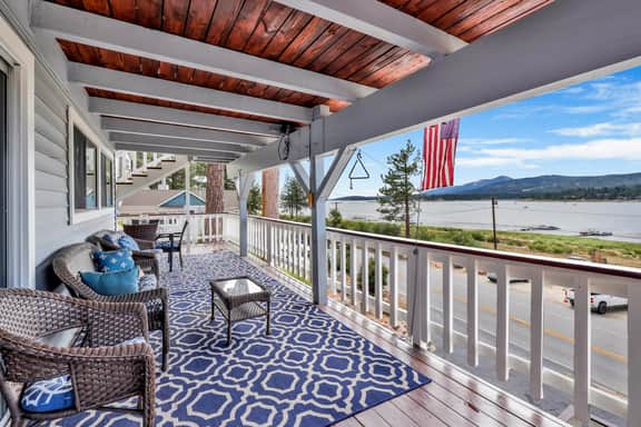 2173-North Shore Chalet