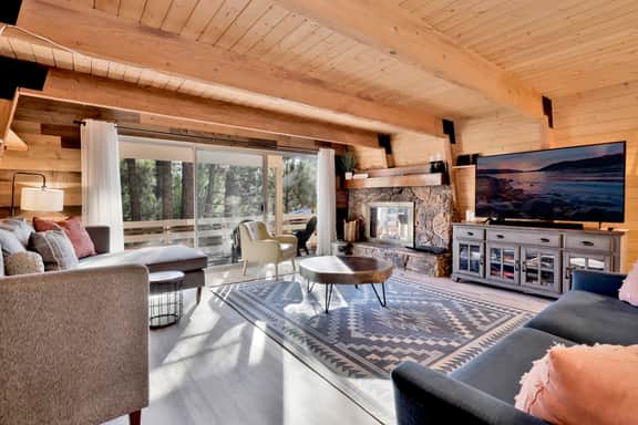2190-Fox & Bears Retreat