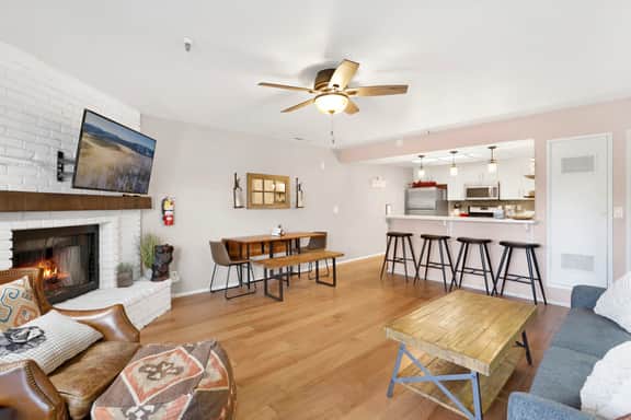 2205-Brownie's Den
