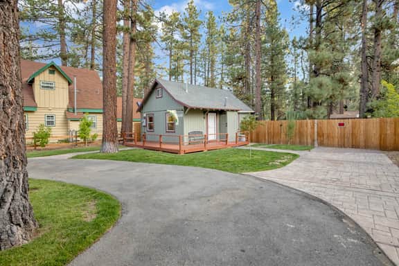 2315-Beary Cozy Cabin