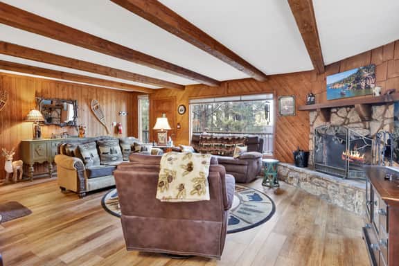 2380-Mockingbird Mountain Getaway