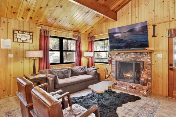 2464-Bruin Chalet