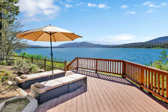 2471-Eagle Point Lake House