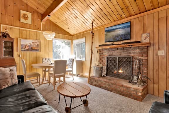 2526-Slope Side Getaway