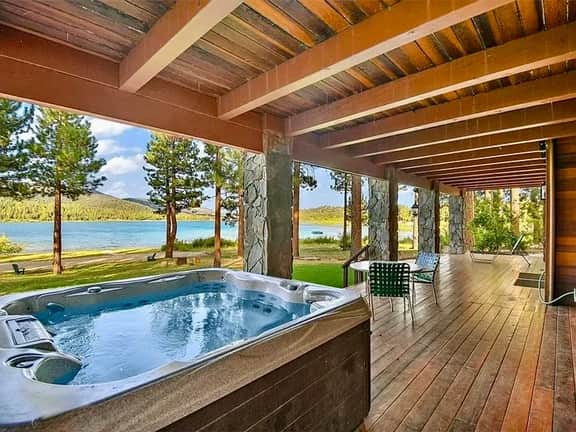 2547-Bear Lake Lodge