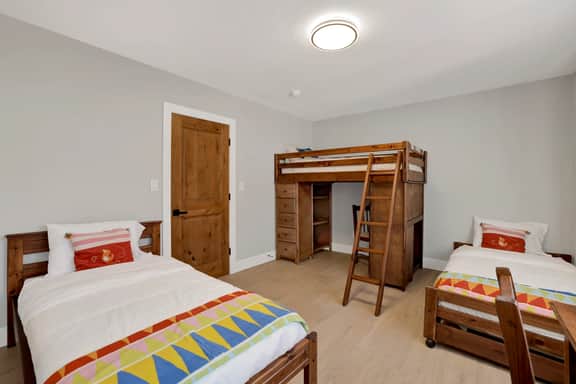 2596-Pine Woods Retreat