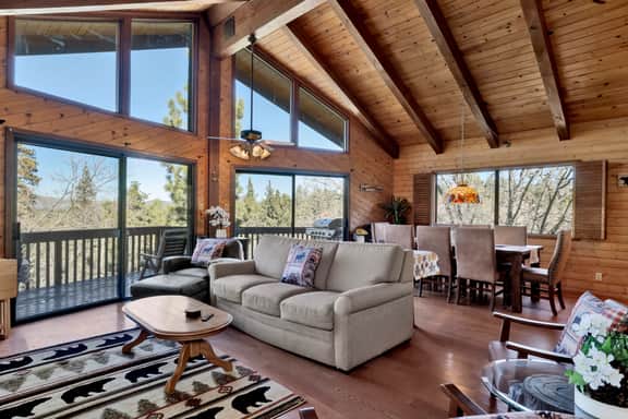 2600-The Tree Top Cabin