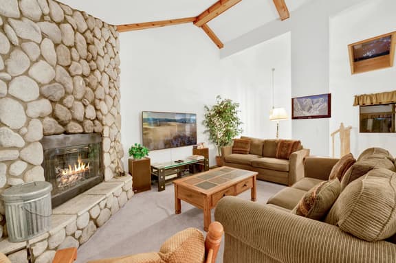 1218-Bear Golf Inn