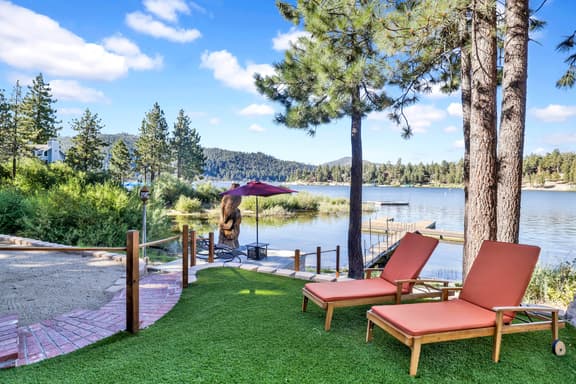 2098-Cove Lakefront Chalet
