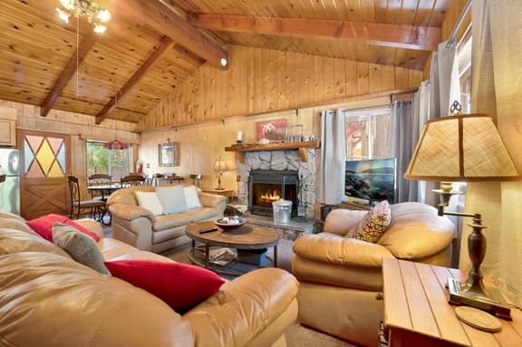 2191-Pine Cone Cottage