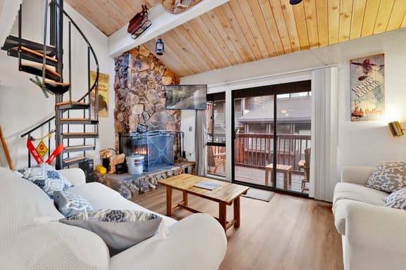 2354-Chairlift Lodge