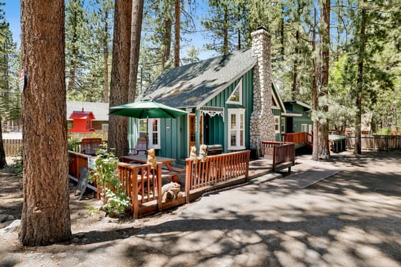 2458-Twin Pines Lodge