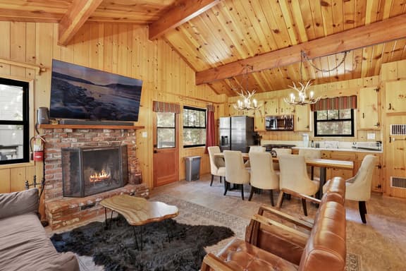 2464-Bruin Chalet