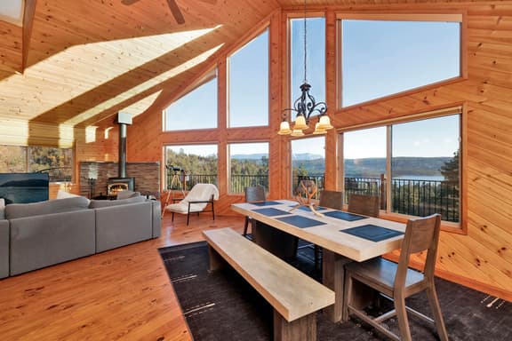 2520-High-Top Lakeview Chateau